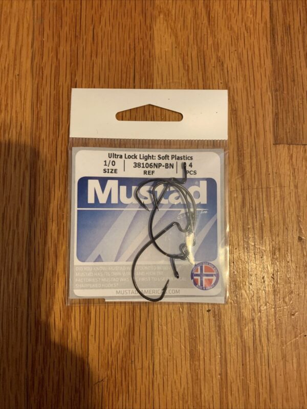 Mustad Ultra Lock Light Soft Plastics Hook Size:4/0  2 pack